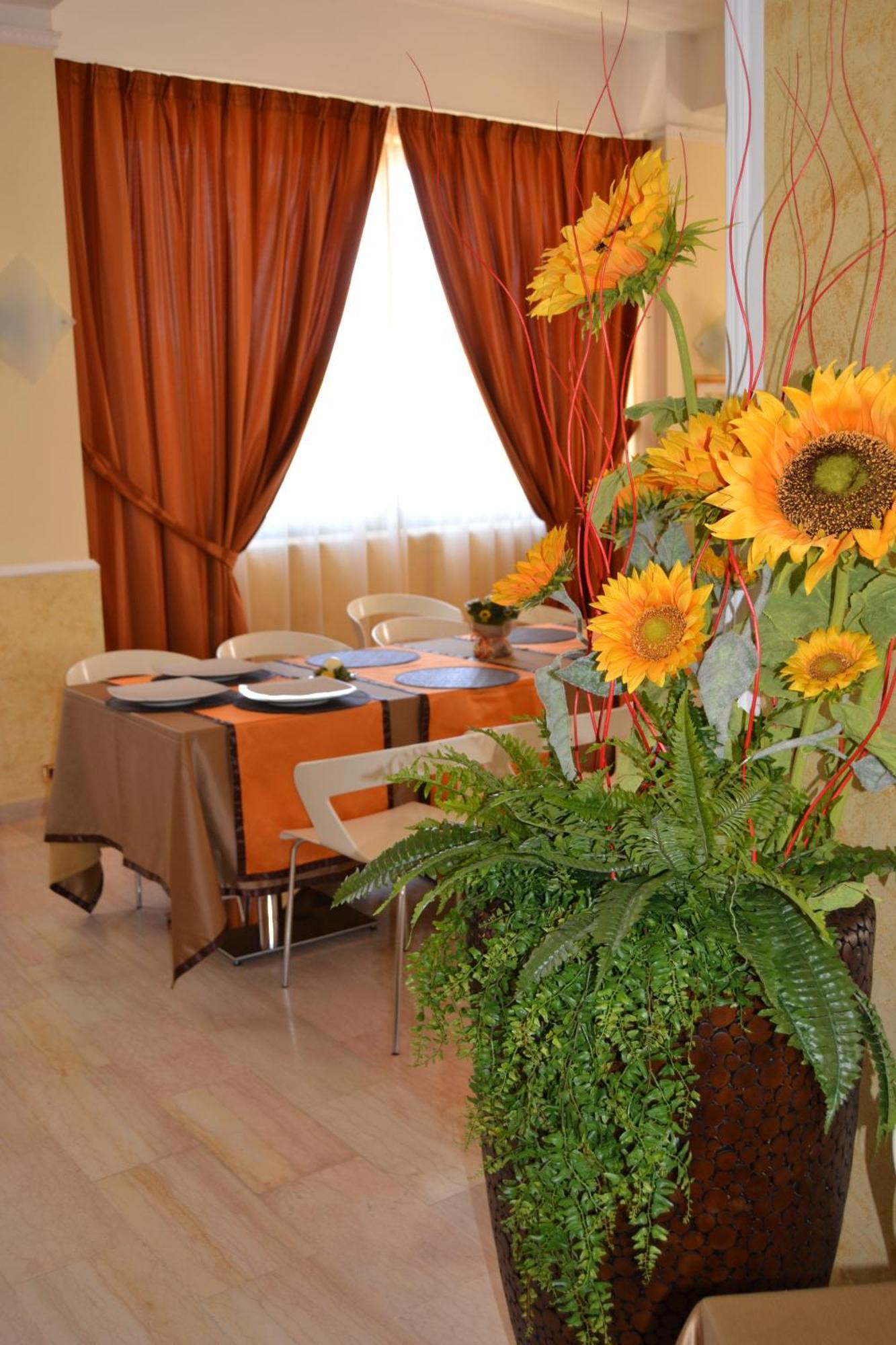 Hotel San Luca Росано Екстериор снимка