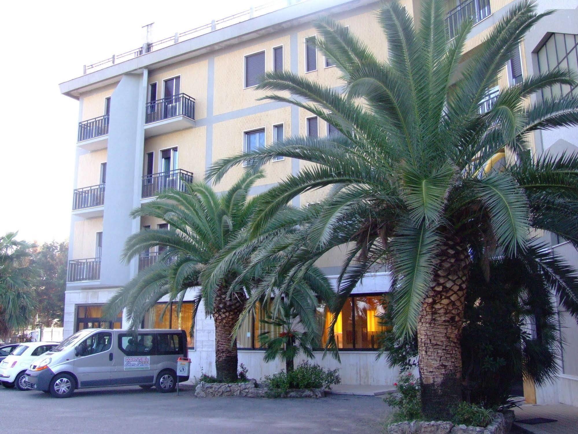 Hotel San Luca Росано Екстериор снимка